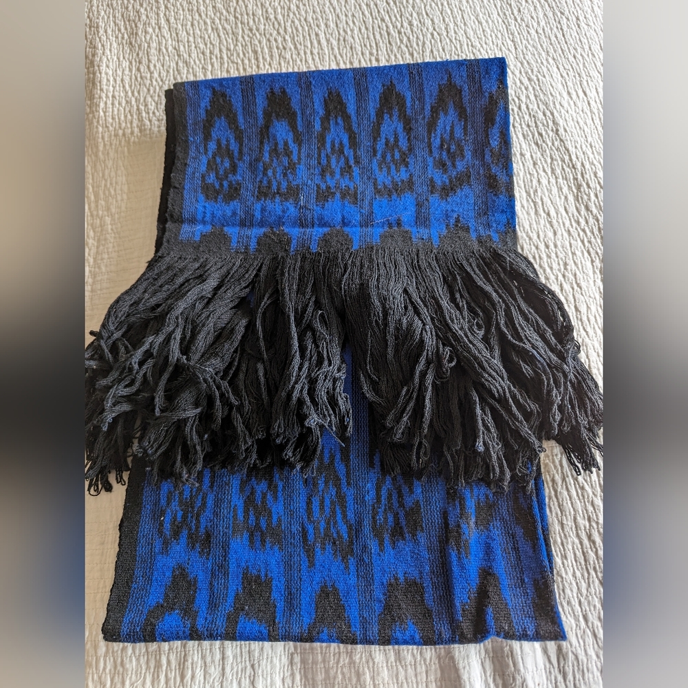 Authentic Vintage Ecuadorian Shawl